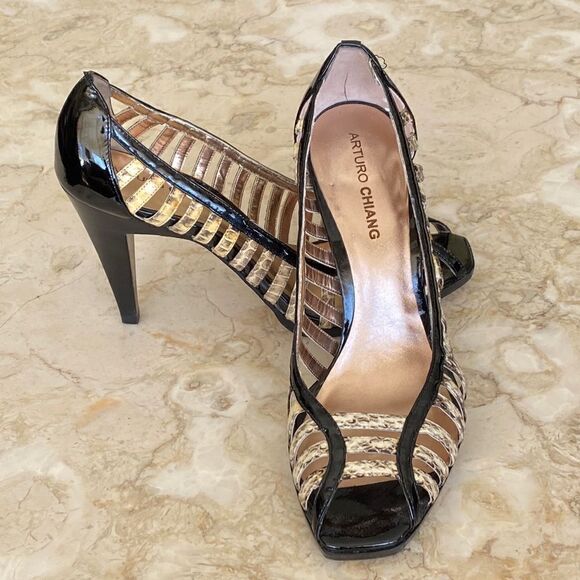 Arturo Chiang Peep Toe Snakeskin Embossed Leather Heels - Picture 1 of 13